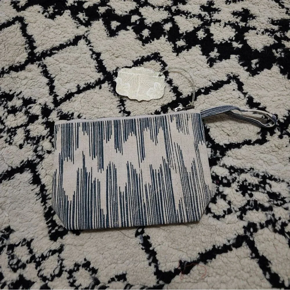 Raven & Lily Blue and White Boho Zip Clutch Makeup Travel Bag Canvas
